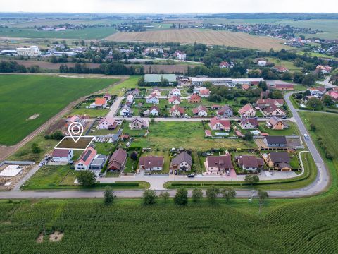 Prodej pozemku 452 m2 Všestary Hradec Králové