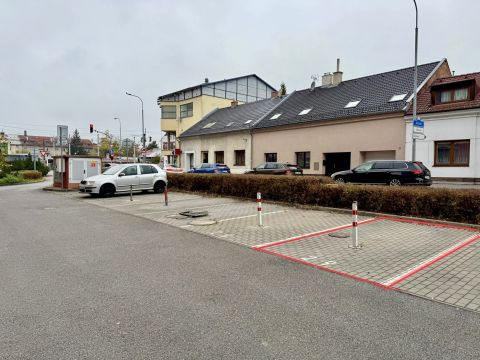 pronajem-parkovaciho-stani-pichlova-pardubice