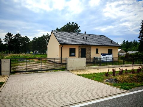 prodej-rodinneho-domu-mcely